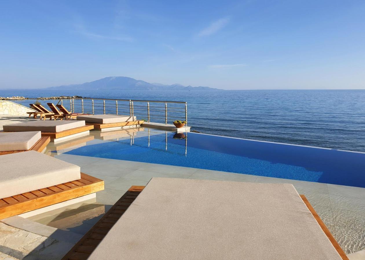 Psarou  Tsamis Zante Suites (Adults Only) מראה חיצוני תמונה Infinity pool at the beach