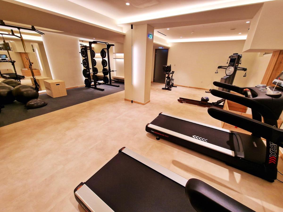 Psarou  Tsamis Zante Suites (Adults Only) מראה חיצוני תמונה The gym at the hotel