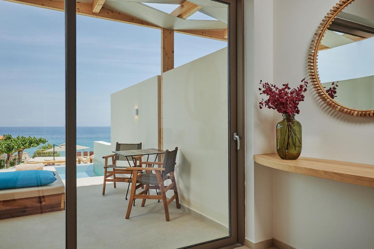 Psarou  Tsamis Zante Suites (Adults Only) מראה חיצוני תמונה A room at the hotel