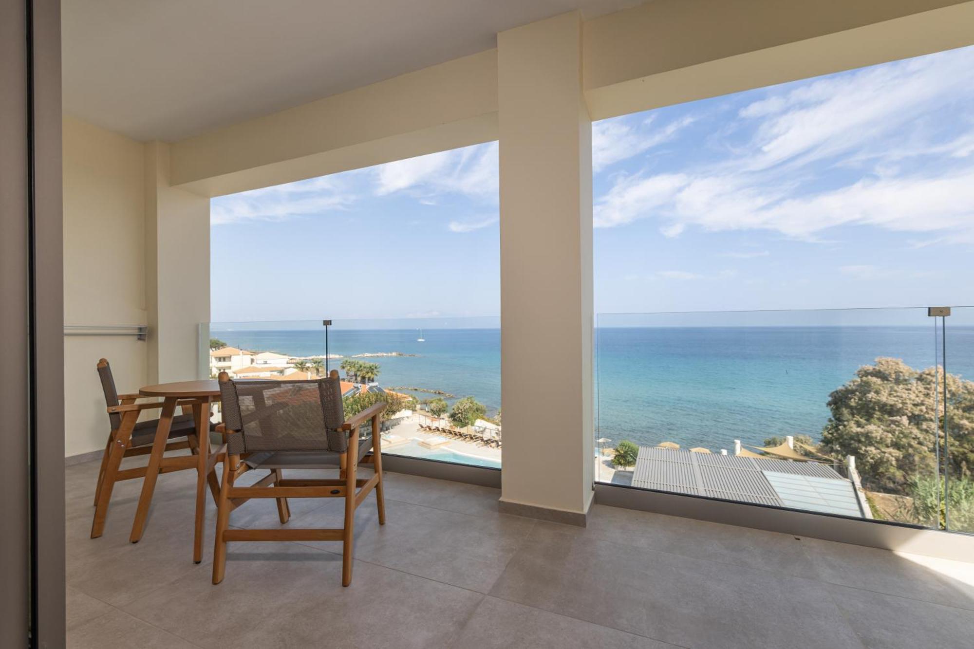 Psarou  Tsamis Zante Suites (Adults Only) מראה חיצוני תמונה A balcony