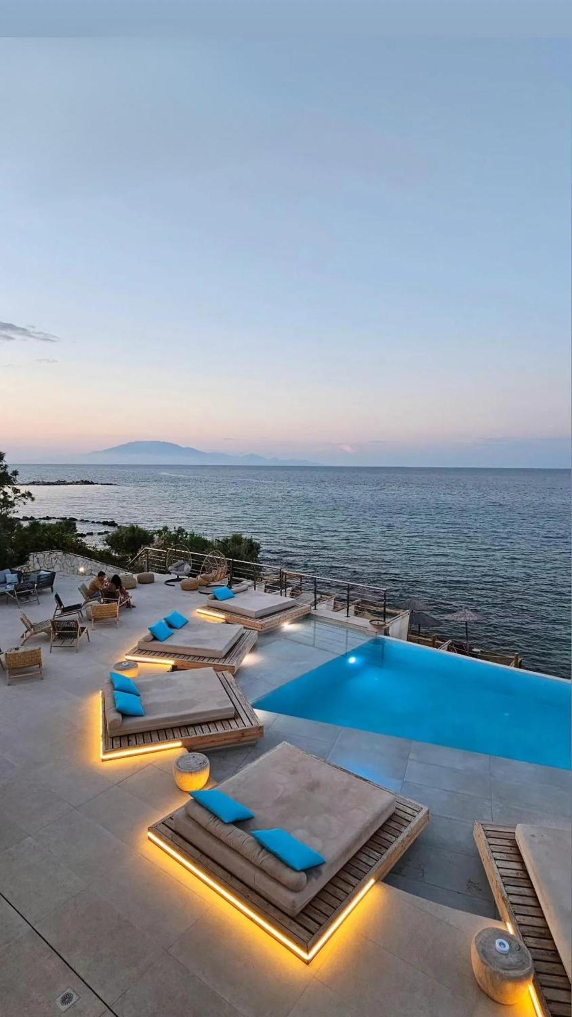 Psarou  Tsamis Zante Suites (Adults Only) מראה חיצוני תמונה View of the island from the coast of Paros